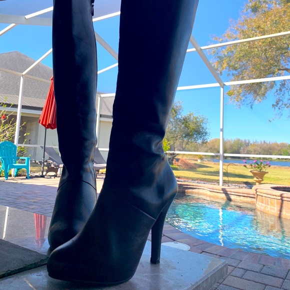 me too Other - Size 4.5 Women’s sexy high heel leather boots